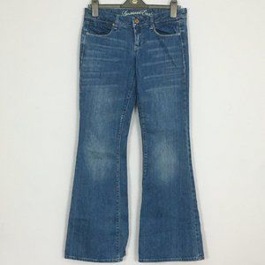 American Eagle Womens 6 Medium Wash Real Flare Low Rise Cotton Blend Blue Jeans